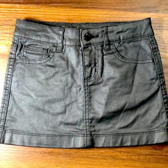 Black patent leather skirt - Picture 1 of 4